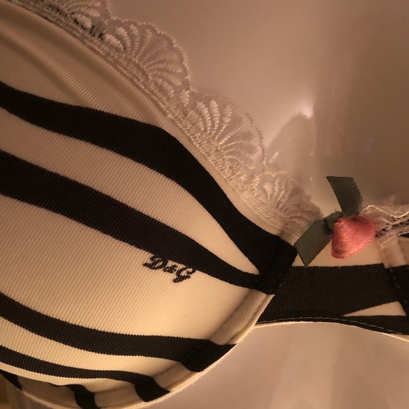 Dolce & Gabbana Zebra Print Bra with Lace Trim - Picture 2 of 9